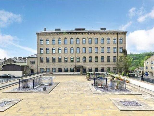 House for sale in Crossflatts, West Yorkshire