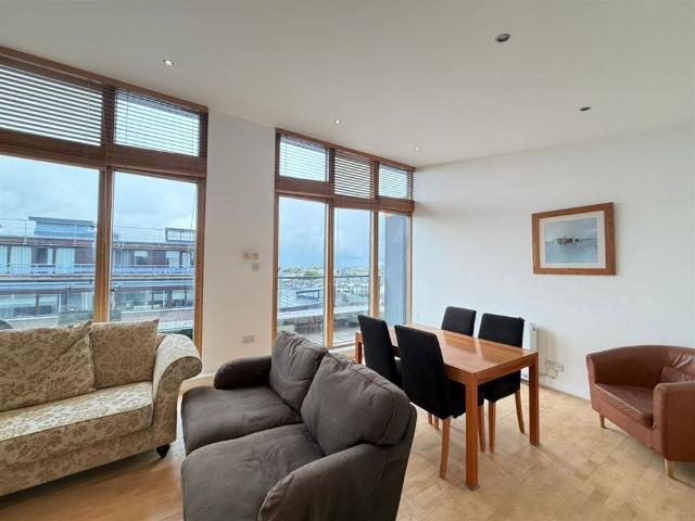 Apartment to rent in Bluebell, North Tipperary
