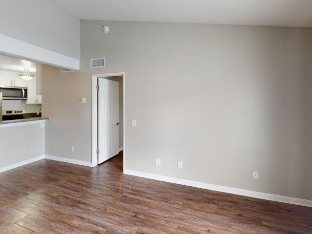Apartment for rent in Canoga Park, California
