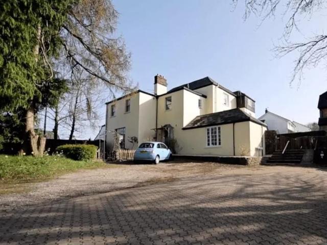 Studio for rent in Aylburton, Forest of Dean