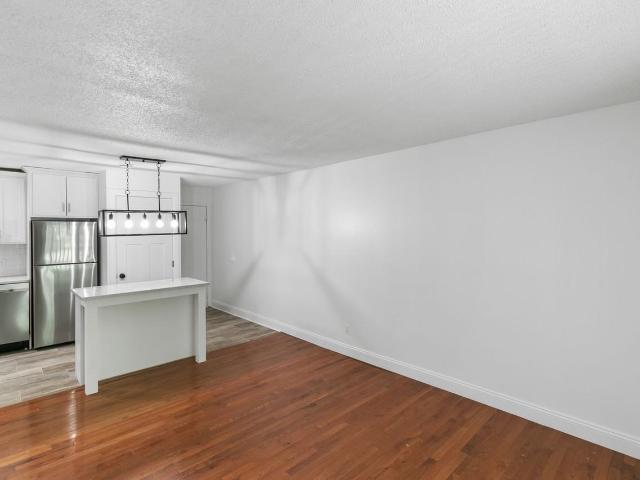 Apartment for rent in West Main Hill, Kalamazoo