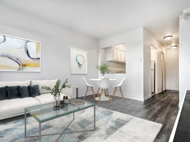 Apartment for rent in Milton-Parc, Montréal