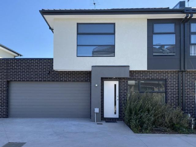 Townhouse for rent in Sydenham, Melbourne