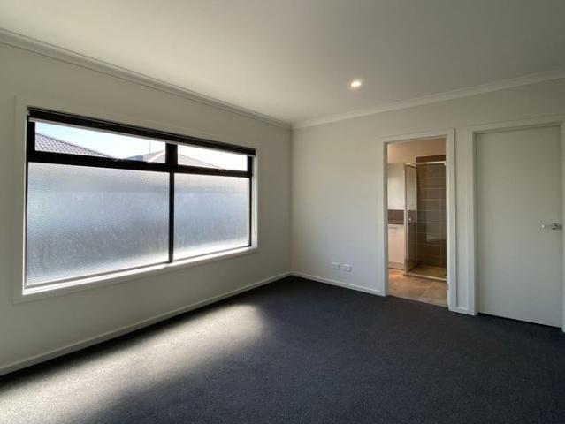 Townhouse for rent in Camerons Creek, Victoria