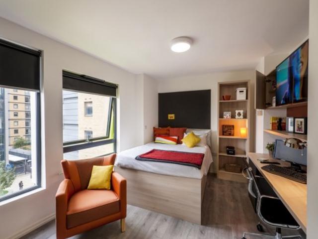 Room for rent in London Borough of Ealing, Park Royal