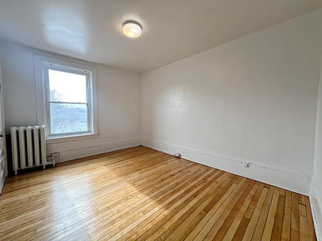 Apartment for rent in Mulhurst Bay, Ontario