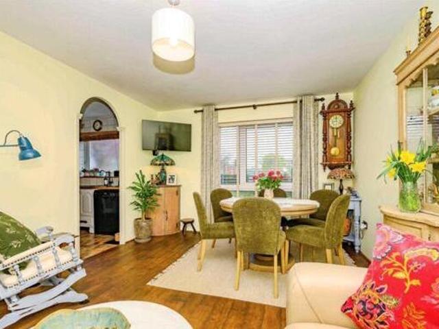 House for sale in Dunstable, Central Bedfordshire