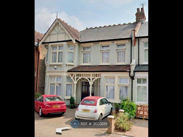 Room for rent in Southgate, Greater London