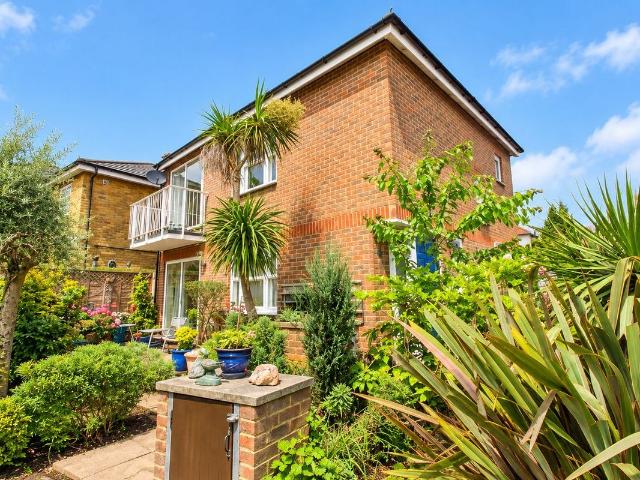 House for rent in Lower Halliford, Surrey