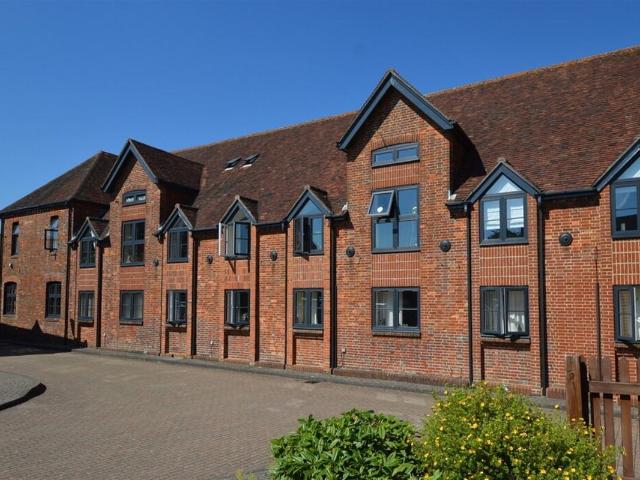 Apartment for rent in Petersfield, Bolton Low Houses