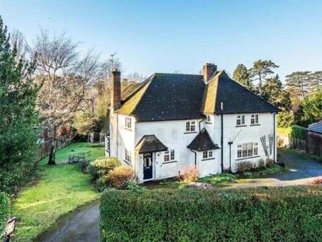 House for sale in Pachesham Park, Surrey