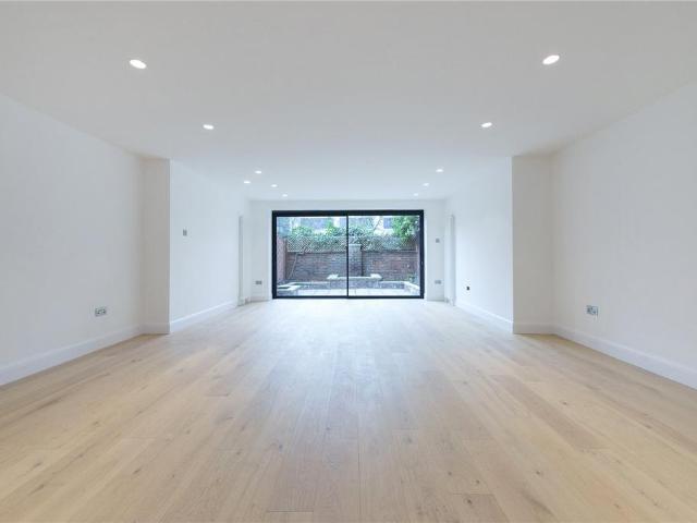 House for rent in St. John's Wood, Greater London