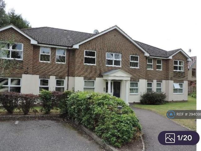 House for rent in Old Dean, Heol-las