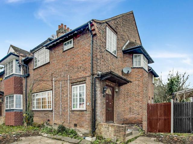 House for rent in Harrow Weald, Greater London