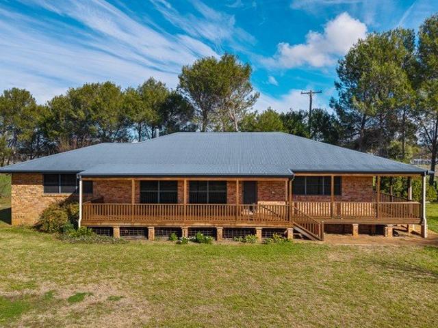 Cottage for sale in Piallamore, New South Wales