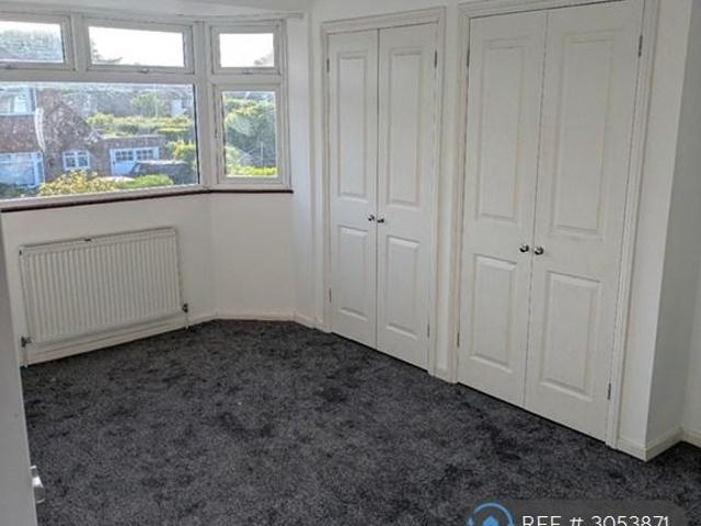 House for rent in Meath Green, Reigate and Banstead