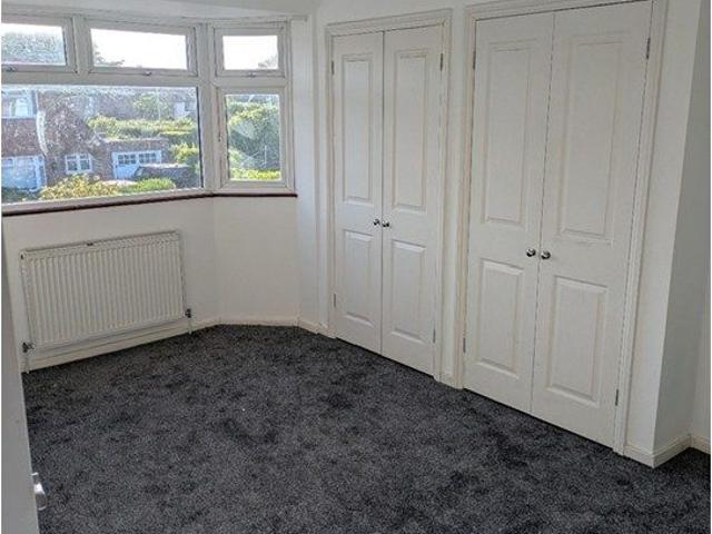 Room for rent in Meath Green, Reigate and Banstead