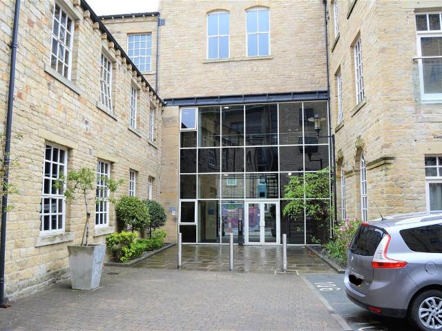Apartment for rent in Huddersfield, West Yorkshire