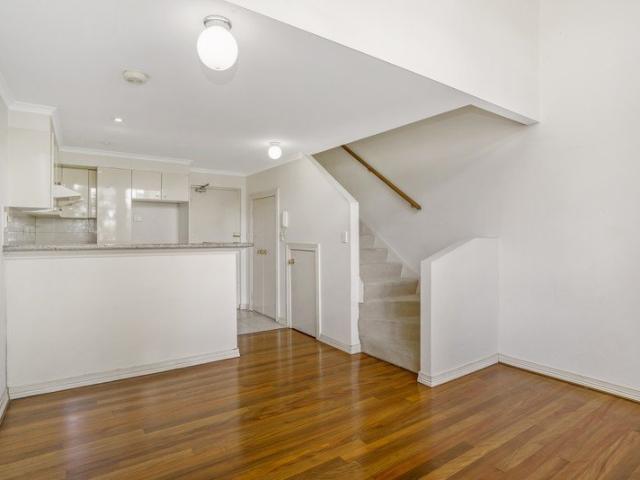 Apartment for rent in Lower North Shore, Sydney