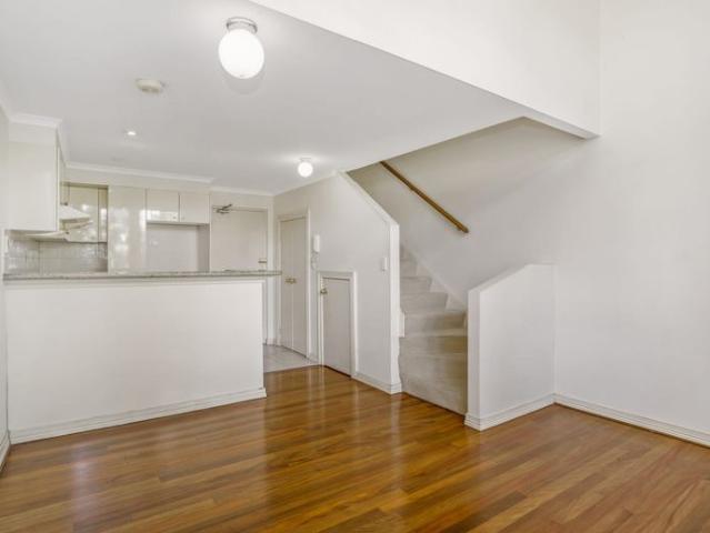 Apartment for rent in Lower North Shore, Sydney