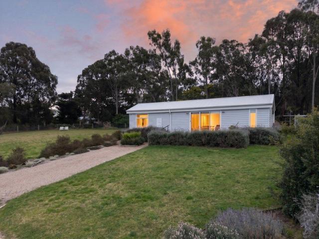 House for sale in Victoria
