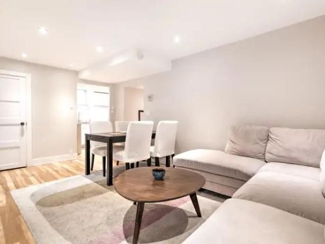 Apartment for rent in Mont-royal, Quebec