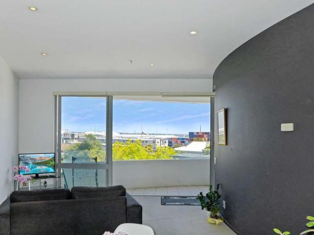 Apartment for rent in Mechanics Bay, Auckland