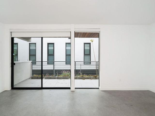 Apartment for rent in Canoga Park, California