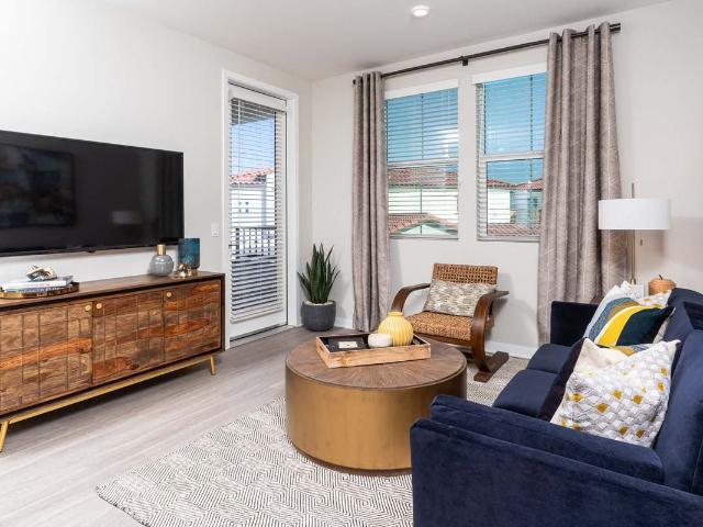 Apartment for rent in Corona, California
