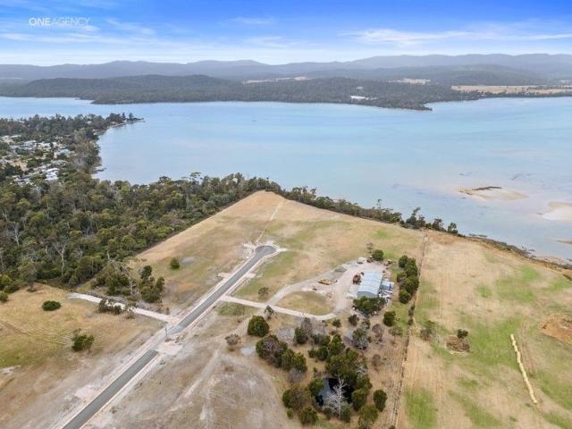 Land for sale in Squeaking Point, Tasmania