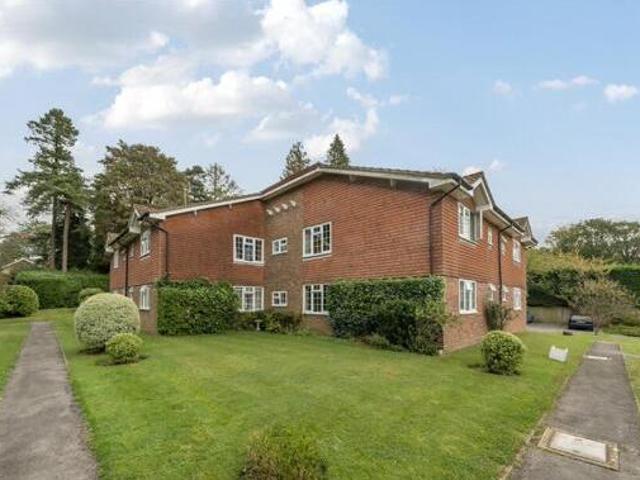 House for sale in Fole, Surrey