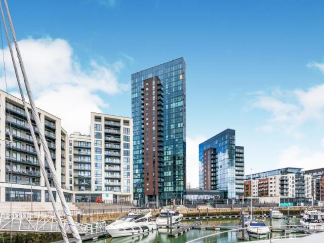 Apartment for rent in Ocean Village, City Of Southampton