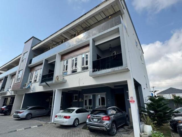 Detached house for sale in Eti Osa, Lagos