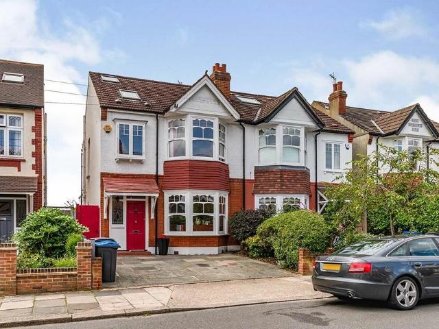 House for rent in Motspur Park, Greater London