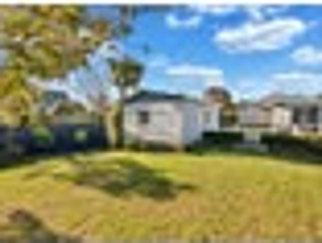 House for sale in Chaslands, Canterbury