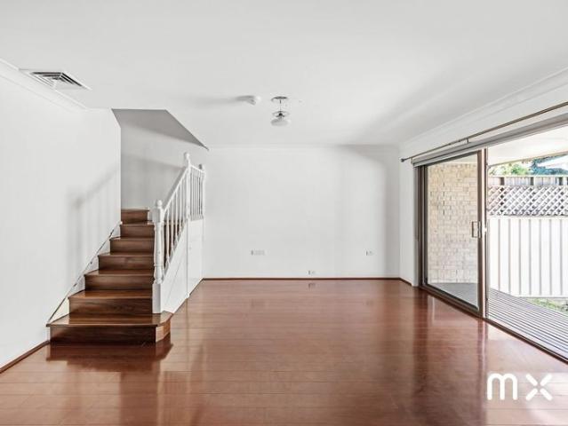 Townhouse for rent in Wollongong West, New South Wales
