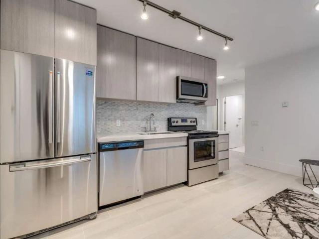 Apartment for rent in Lower Robson, Vancouver