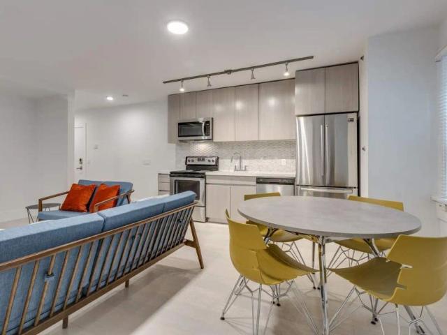 Apartment for rent in Lower Robson, Vancouver