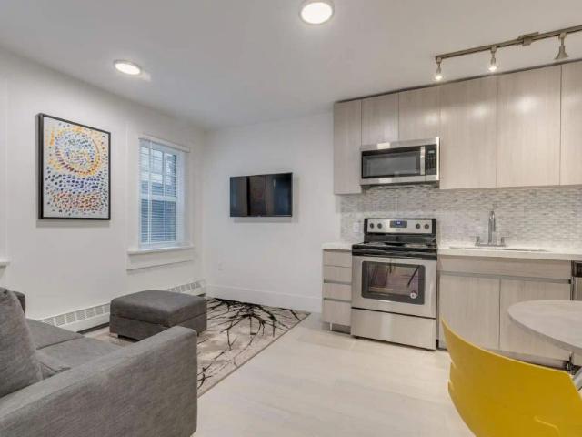Apartment for rent in Lower Robson, Vancouver