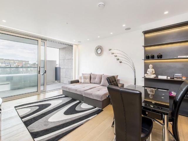 Apartment for rent in Victoria, Greater London