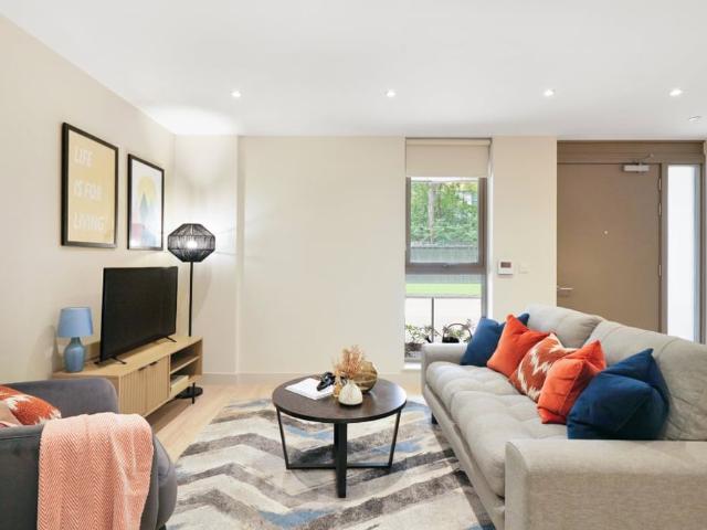 Apartment for rent in Pachesham Park, Surrey