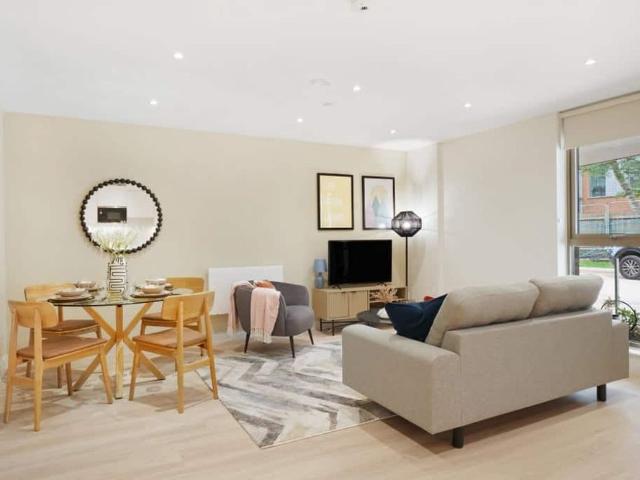 Apartment for rent in Pachesham Park, Surrey