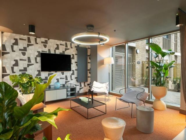 Apartment for rent in Pachesham Park, Surrey