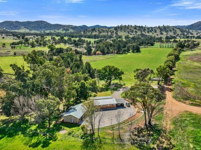 Cottage for sale in Piallamore, New South Wales