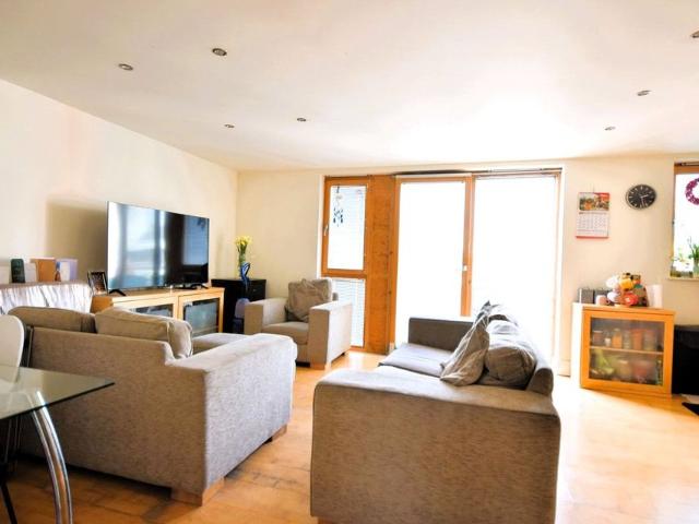 Apartment for rent in Woodcote, Epsom