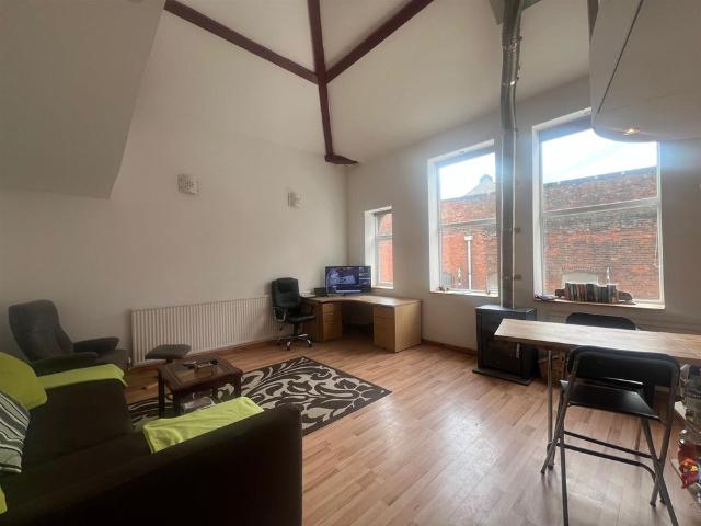 Apartment for rent in Burnedge, Greater Manchester