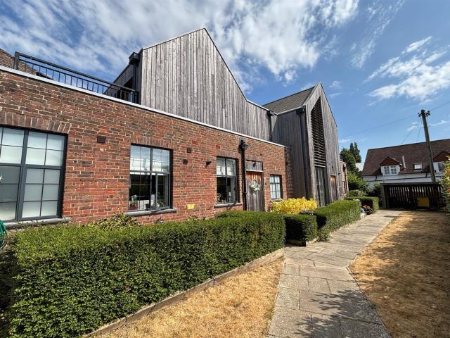 House for rent in Littlecote, West Sussex