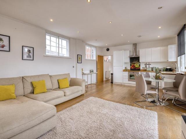 Apartment for rent in St. Mildred's, The Bridge