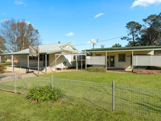 Cottage for sale in Rugby, New South Wales