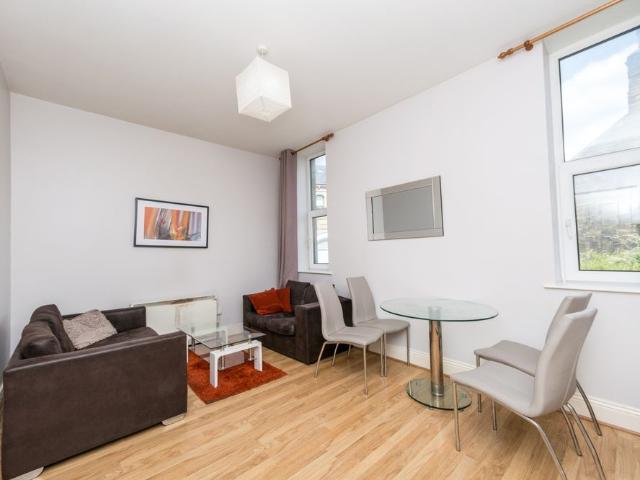 House for rent in Daisy Hill, Leeds